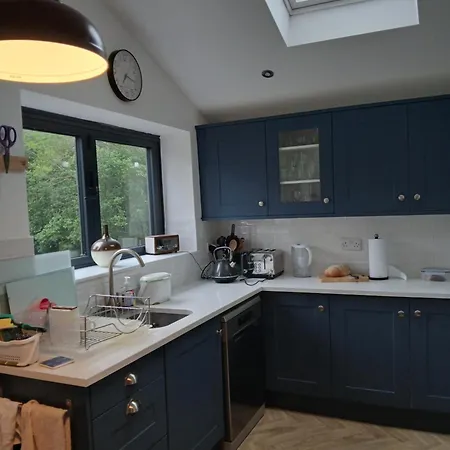 7 Lomond Avenue 3* Манчестер
