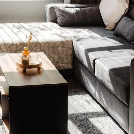 Nyaraló Modern 3br For 8 - Easy Access - Free Parking *