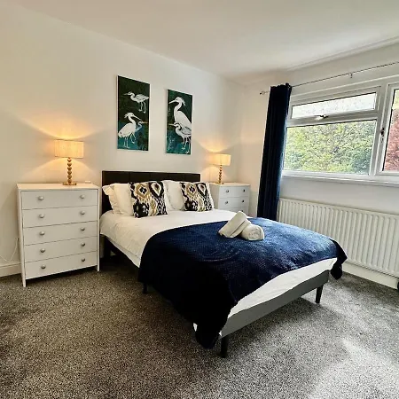 Tatil Evi 4br With Ensuite With Free Parking Manchester