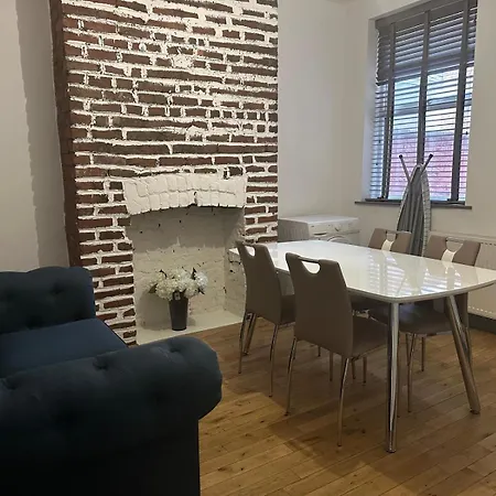 5 Bedrooms In The Heart Of Salford * Manchester