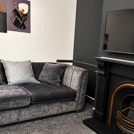 Cosy Spacious 4 Bedroom Close To Centre Tatil Evi Manchester
