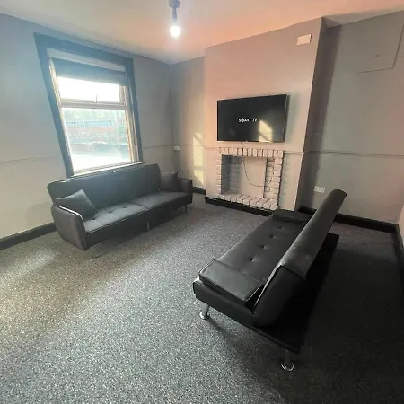Tatil Evi 6 Bedroom House - Next To Parklife Festival