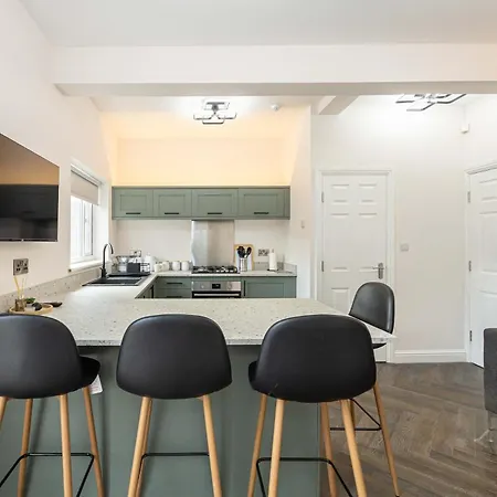 The Groves 4 Ensuite Near Centre And Hospital Tatil Evi Manchester