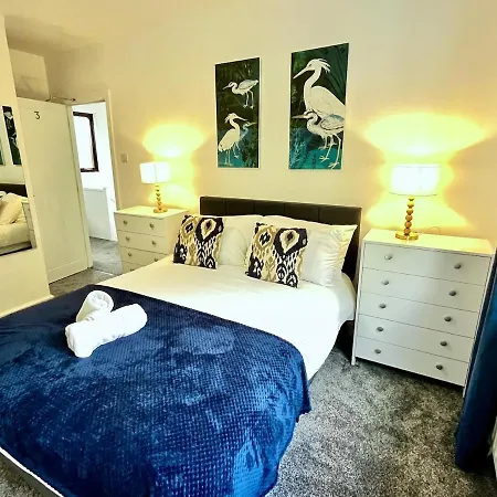 Tatil Evi 4br With Ensuite With Free Parking Manchester