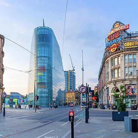 Гостевой дом In Near Arena & Victoria Station *