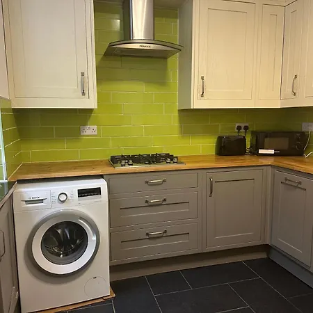 5 Bedrooms In The Heart Of Salford Maison d'hôtes *