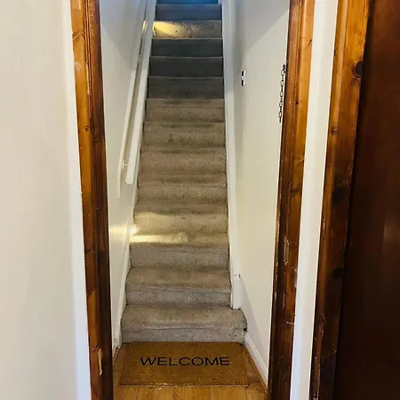 Cozy Guest In - Ideal For Short