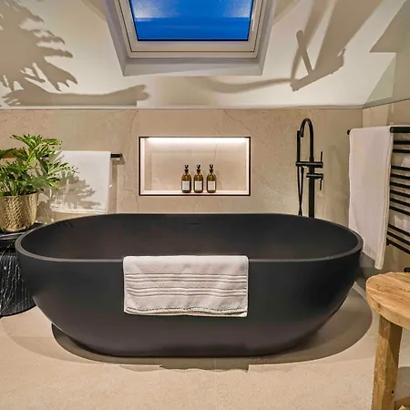 Nyaraló Exquisite 2bed Coach House, 10min To Cc, Terrace *