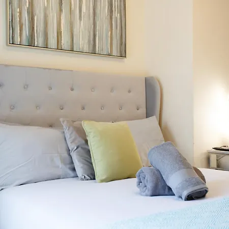 2br Clayton Nr Etihad L Parking, Garden, Pool Table Tatil Evi Manchester