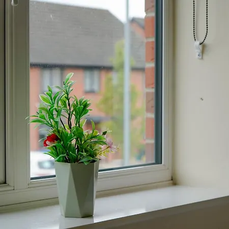 Modern 4br Sleeps 7 With Garden And Free Parking *