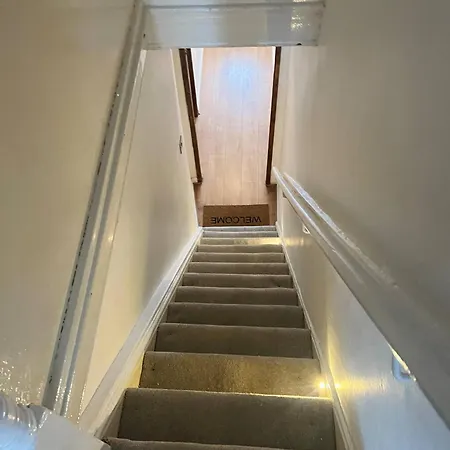 Cozy Guest In - Ideal For Short