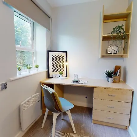 For Students Only - Student Quarter Near Of Salford Daire