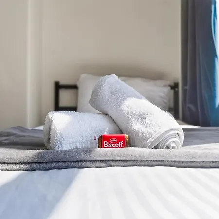 Feriehus Spacious Maisonette, Hosted By Eason With Free Parking Manchester