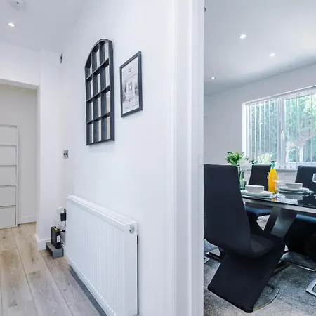 Modern Chorlton | Parking | & Airport Feriehus