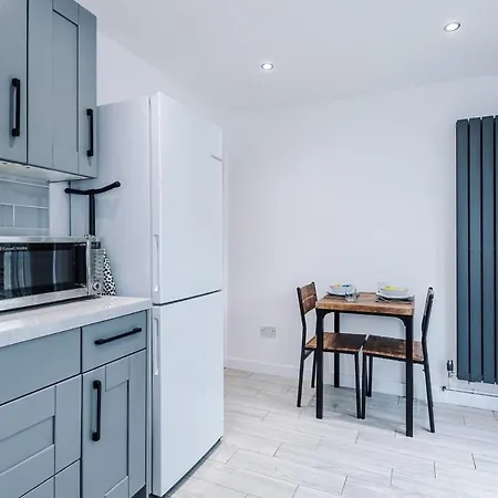 Stylish Mcr 2br Parking Near Etihad & Co-op *