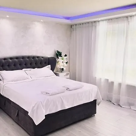 Vakantiehuis House Sleeps 10 With Free Parking - Pets Welcome