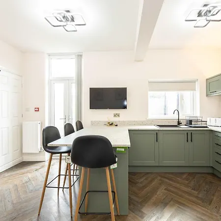 Tatil Evi The Groves 4 Ensuite Near Centre And Hospital Manchester