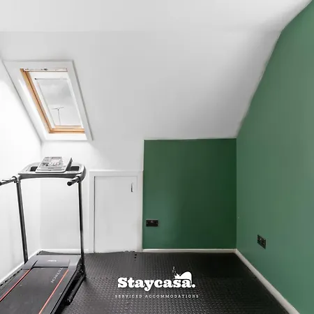 Nyaraló Stylish 6br W Parking & Gym