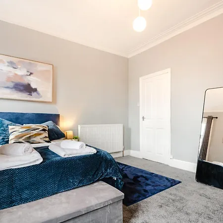 Nyaraló Modern 3br For 8 - Easy Access - Free Parking Manchester