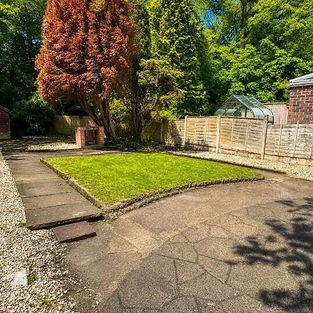 4br With Ensuite With Free Parking Manchester