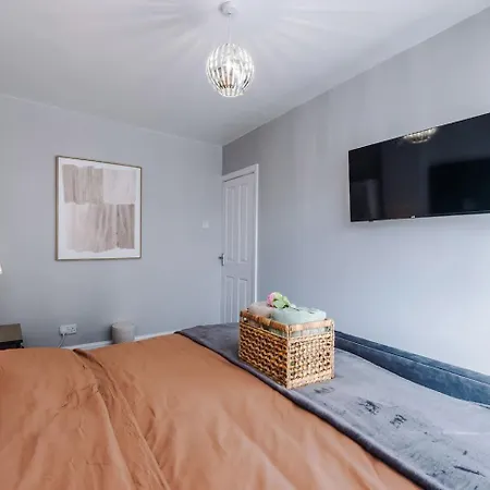 Nyaraló 3 Bed House Driveway Workspace Sleeps 7 Manchester