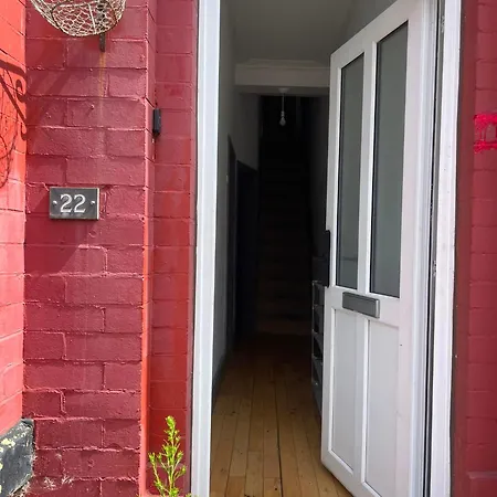 5 Bedrooms In The Heart Of Salford مانشستر