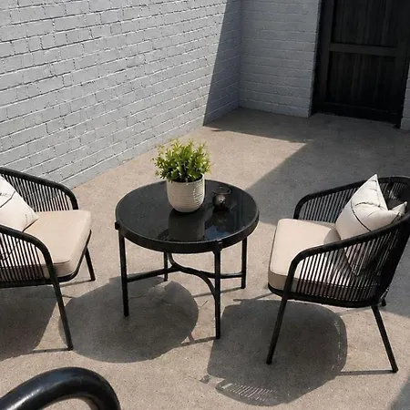 4 Bedroom House Sleeps 7 -free Parking -co-op Live Feriehus