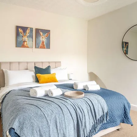Nyaraló 4br With Games Salford Sleeps 7