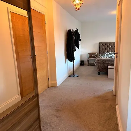4 Bedroom Modern House In Prime Location Nyaraló Manchester