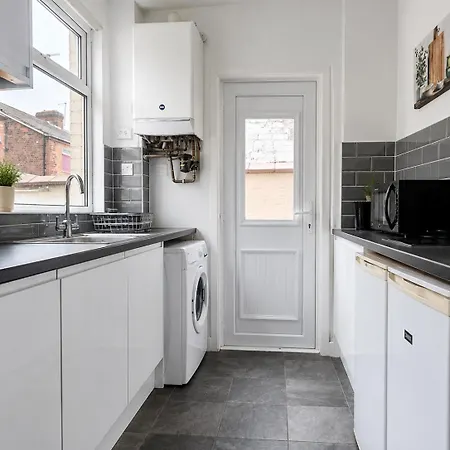 Cosy 3br House With Ps4 & Free Parking Nyaraló *