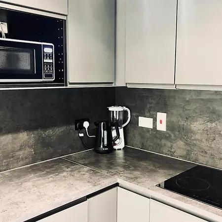 House Sleeps 10 With Free Parking - Pets Welcome Vakantiehuis *