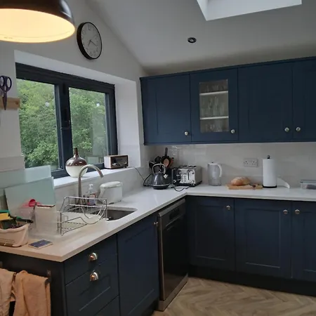 7 Lomond Avenue Bed & Breakfast