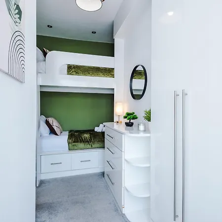 New Cosy 2br | Pool Table | Parking | Ps4 + Games Tatil Evi Manchester