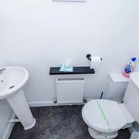 Sleeps 5 Near Centre Free Parking