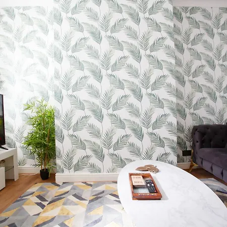 2br Clayton Nr Etihad L Parking, Garden, Pool Table Tatil Evi