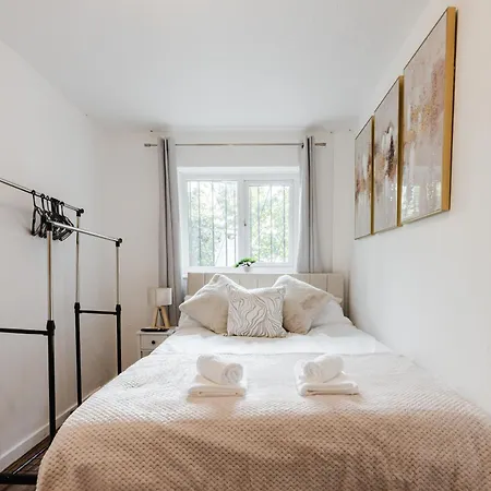 Cosy 2br - Sleeps 6 - Etihad - Free Parking Nyaraló
