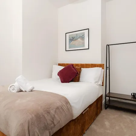 Spacious 6br House Sleeps 11 Free Parking Nyaraló Manchester