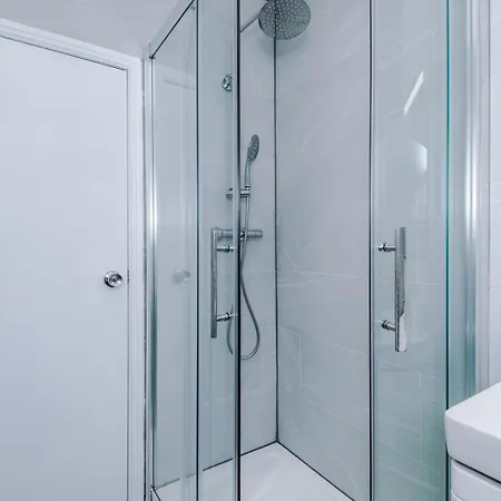 Modern Chorlton | Parking | & Airport Tatil Evi Manchester