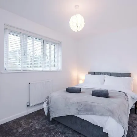 Stylish Mcr 2br Parking Near Etihad & Co-op Nyaraló