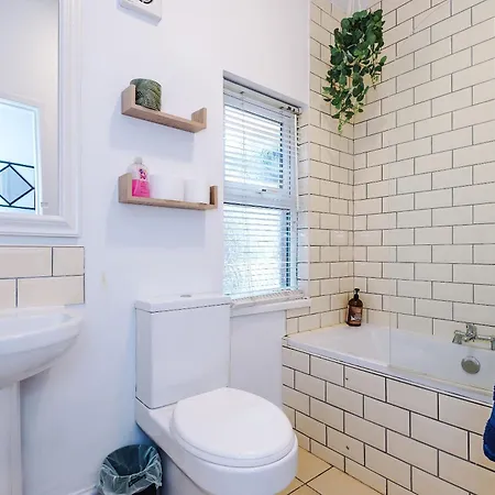 Tatil Evi Spacious House With Free Parking Near Mediacityuk, Trafford Centre, Centre Manchester