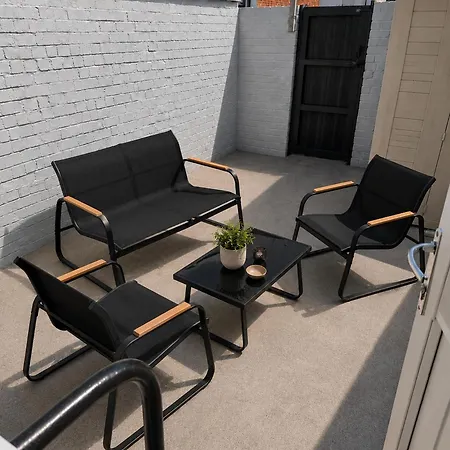 Tatil Evi 4 Bedroom House Sleeps 7 -free Parking -co-op Live