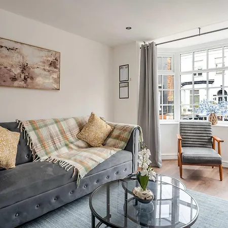 3br Parking Wifi Sleeps 8 *