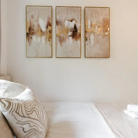 Cosy 2br - Sleeps 6 - Etihad - Free Parking Nyaraló