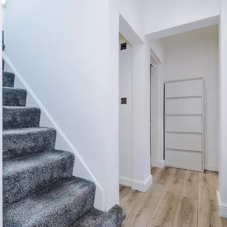 Modern Chorlton | Parking | & Airport *