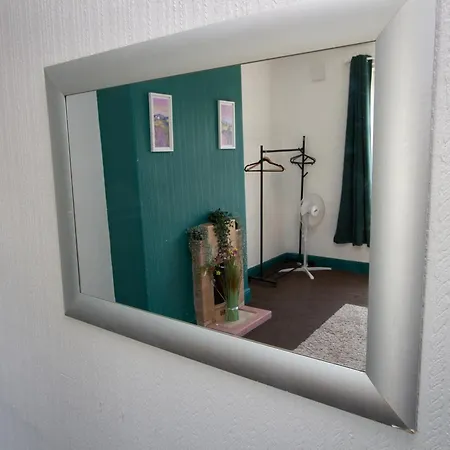 Spacious 2br In Chadderton Near * Manchester