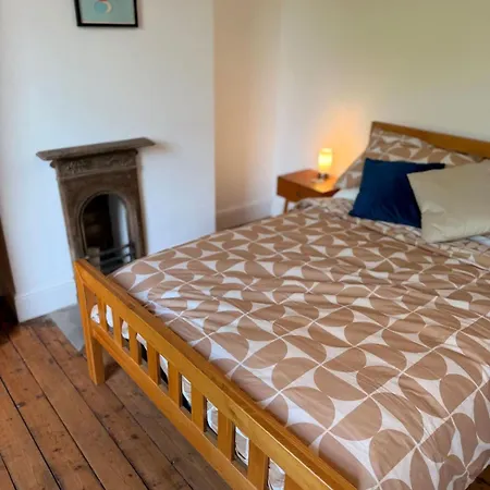 Sunlit Stylishly Restored Victorian * Manchester