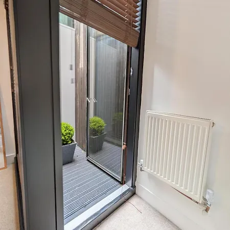Nyaraló Modern 2 Bedroom Near Mediacity Uk *
