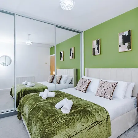 New Cosy 2br | Pool Table | Parking | Ps4 + Games Manchester