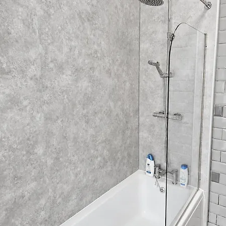 Cosy 3br House With Ps4 & Free Parking Nyaraló