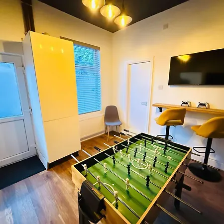 Spacious House With Games & Free Parking Nr Mediacity, Trafford Centre, Centre * مانشستر